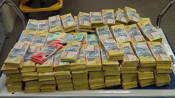 DragMoney1