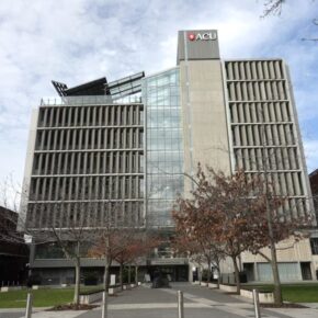 Студентов ошибочно обвинили в использовании ИИ Студентов ошибочно обвинили в использовании ИИ